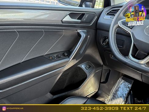 Used 2022 Volkswagen Tiguan SE FWD image 19