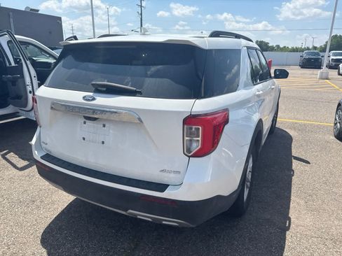 Used 2023 Ford Explorer XLT w/ Equipment Group 202A AWD/4WD image 14