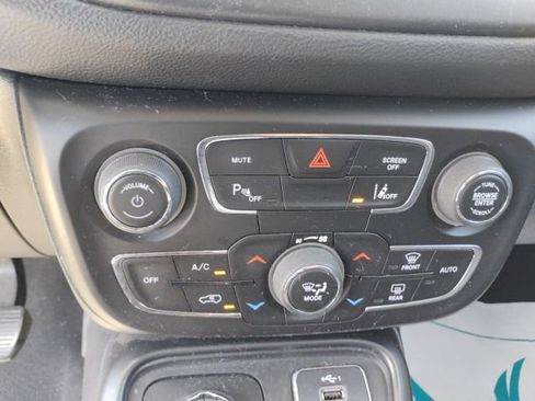 Used 2021 Jeep Compass Trailhawk AWD/4WD image 19