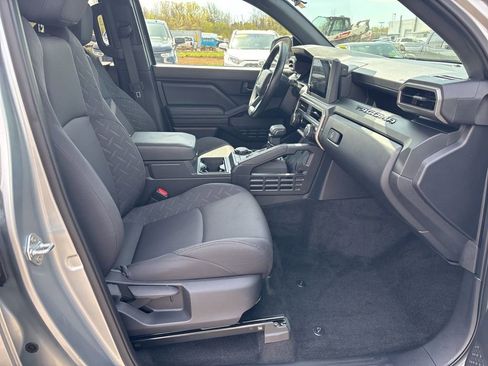 Used 2025 Toyota Tacoma SR w/ SR Upgrade Package AWD/4WD image 14