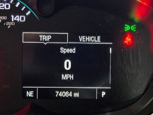 Used 2017 Chevrolet Trax LT w/ LT Convenience Package FWD image 38