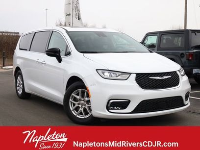 Used 2024 Chrysler Pacifica Touring-L