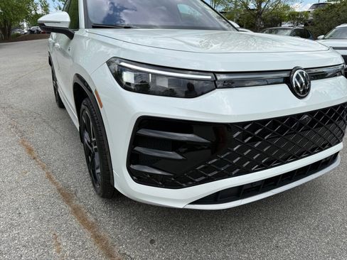 New 2026 Volkswagen Tiguan SEL R-Line AWD/4WD image 24