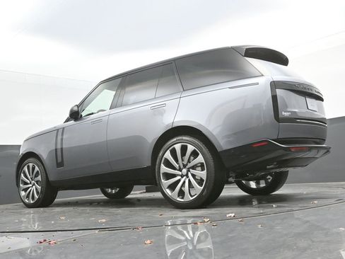 New 2025 Land Rover Range Rover SE image 32