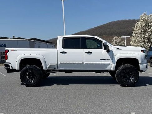 New 2026 Chevrolet Silverado 2500 LTZ w/ LTZ Plus Package AWD/4WD image 18
