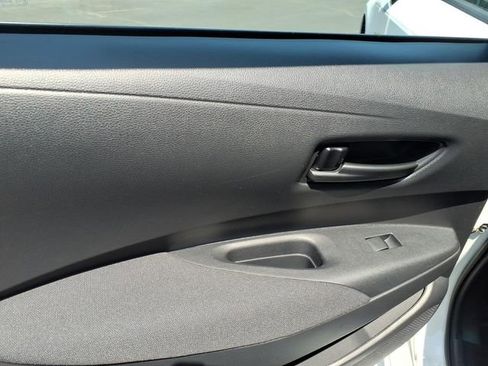 Used 2023 Toyota Corolla LE FWD image 6