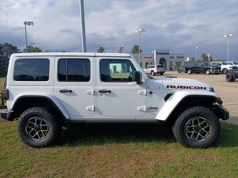 New 2026 Jeep Wrangler Unlimited Rubicon AWD/4WD image 4