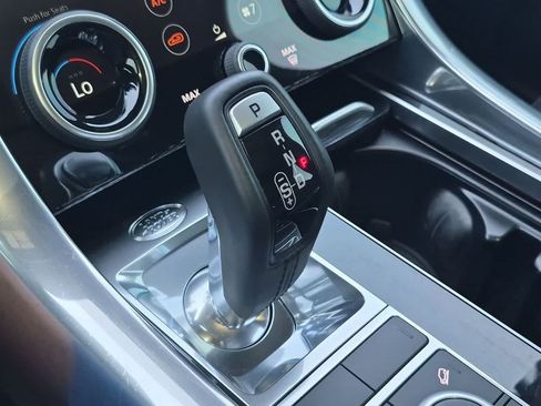 Used 2020 Land Rover Range Rover Sport HSE AWD/4WD image 32