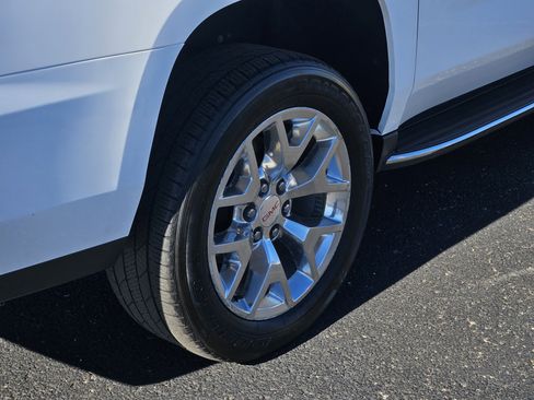 Used 2016 GMC Yukon XL SLT w/ Open Road Package image 8