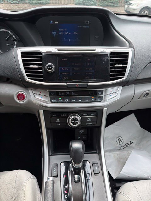 Used 2015 Honda Accord Touring image 19