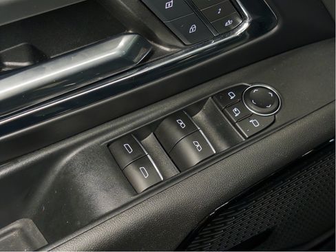 Used 2025 Chevrolet Silverado EV RST AWD/4WD image 6