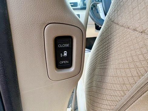 Used 2016 Honda Odyssey EX image 12