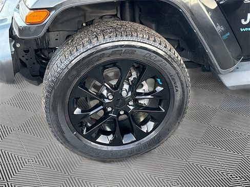 Used 2022 Jeep Wrangler Unlimited Sahara w/ Cold Weather Group image 34