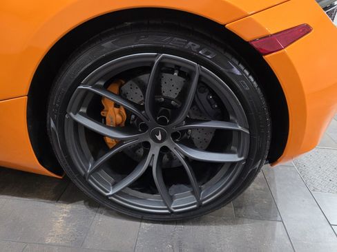 Used 2022 McLaren 720S Spider image 23