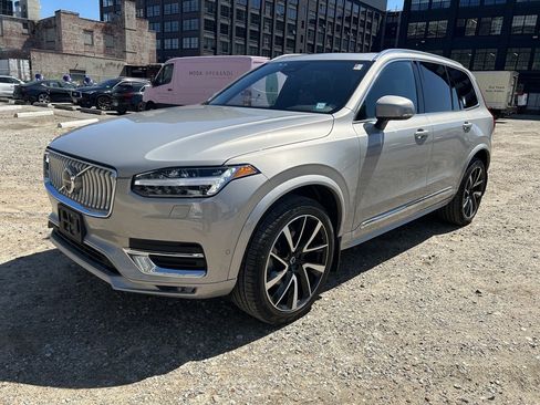 Certified 2024 Volvo XC90 B6 Plus w/ Protection Package Premier image 27