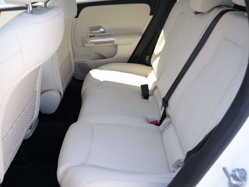 Used 2022 Mercedes-Benz GLA 250 image 11