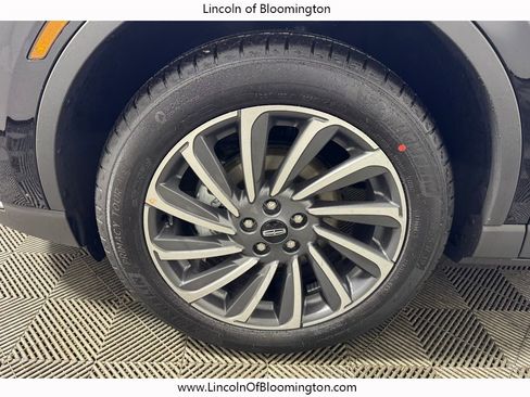 New 2026 Lincoln Corsair Premiere image 11