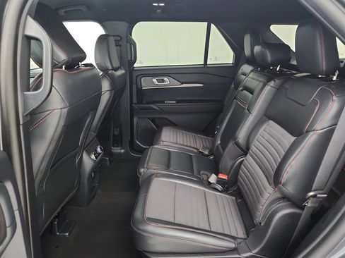 Used 2025 Ford Explorer ST-Line w/ ST-Line Street Pack AWD/4WD image 34