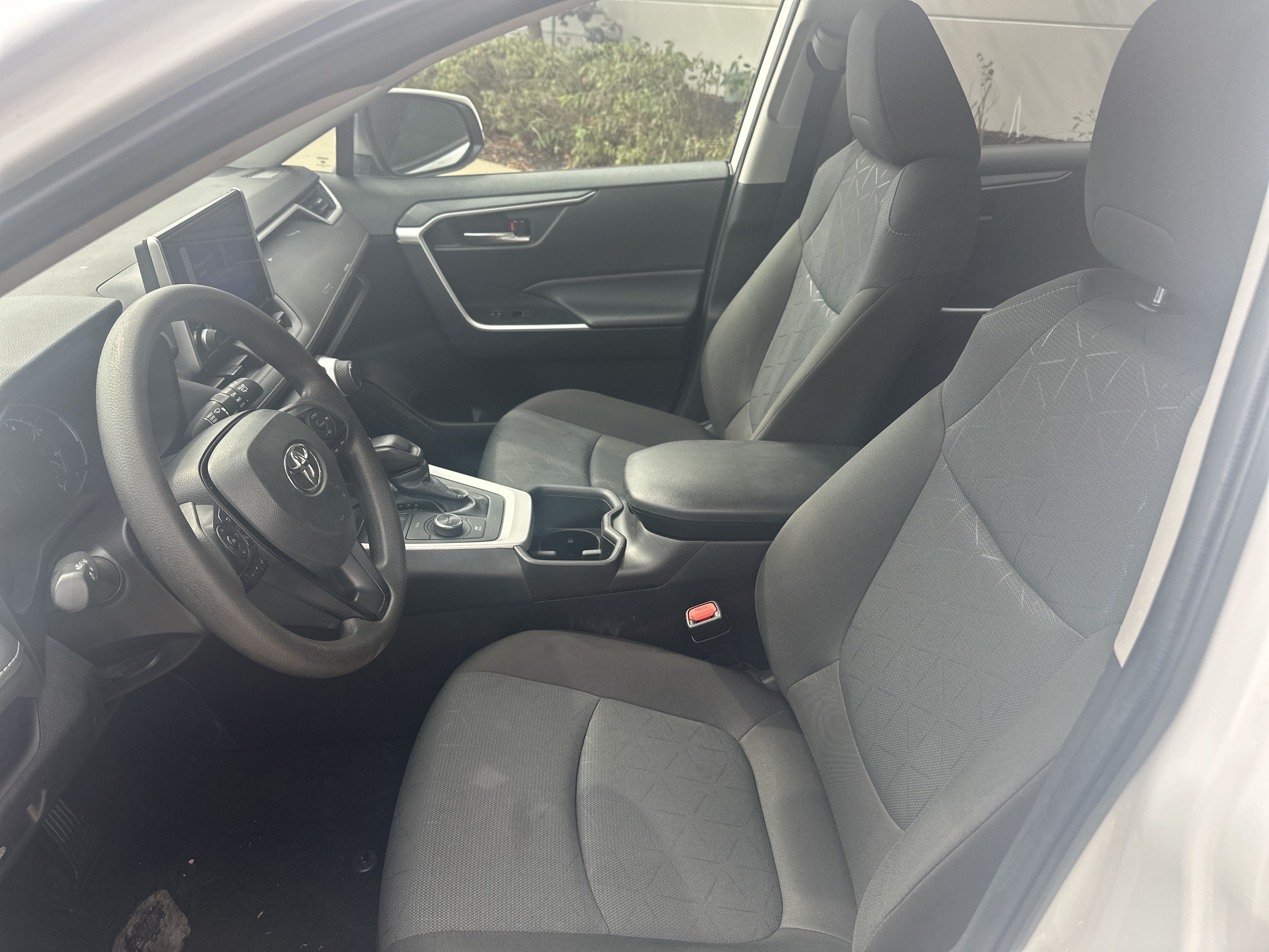 Used 2025 Toyota RAV4 XLE AWD/4WD image 15