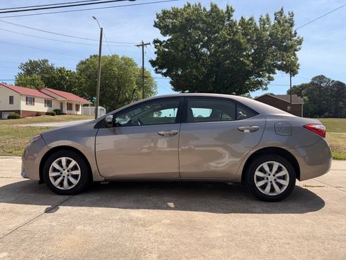 Used 2014 Toyota Corolla FWD image 5