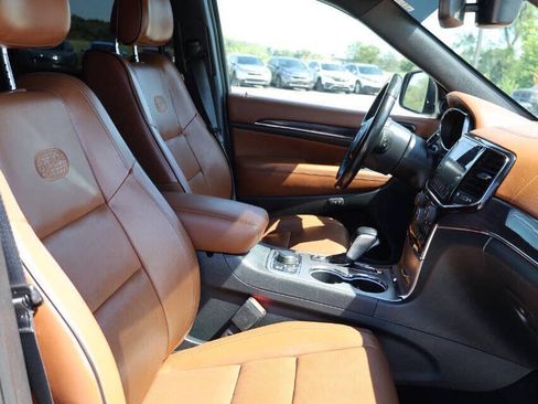 Used 2020 Jeep Grand Cherokee Overland AWD/4WD image 15