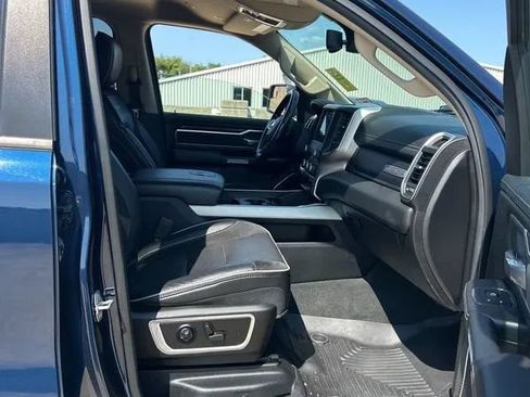 Used 2019 RAM 1500 Laramie AWD/4WD image 22
