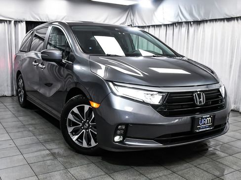 Used 2023 Honda Odyssey EX-L image 3