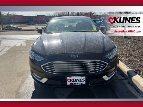 Used 2017 Ford Fusion SE w/ Equipment Group 201A image 4