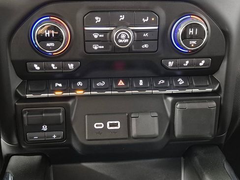 Used 2021 Chevrolet Silverado 1500 LTZ image 17