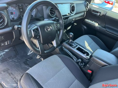 Certified 2022 Toyota Tacoma TRD Off-Road AWD/4WD image 20