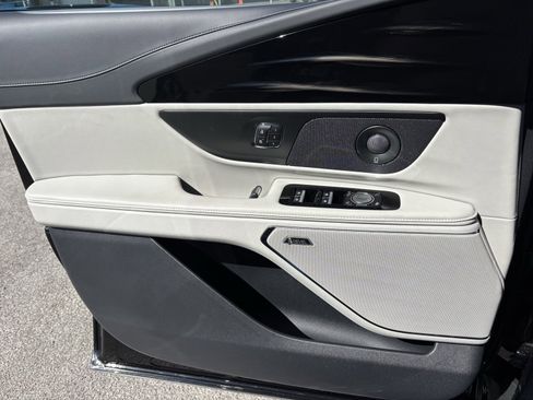 New 2026 Lincoln Nautilus Premiere image 13