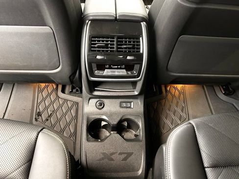 Used 2024 BMW X7 xDrive40i w/ Premium Package AWD/4WD image 27