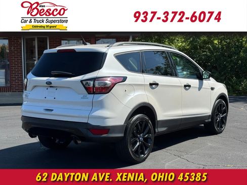 Used 2017 Ford Escape SE w/ Equipment Group 201A FWD image 4