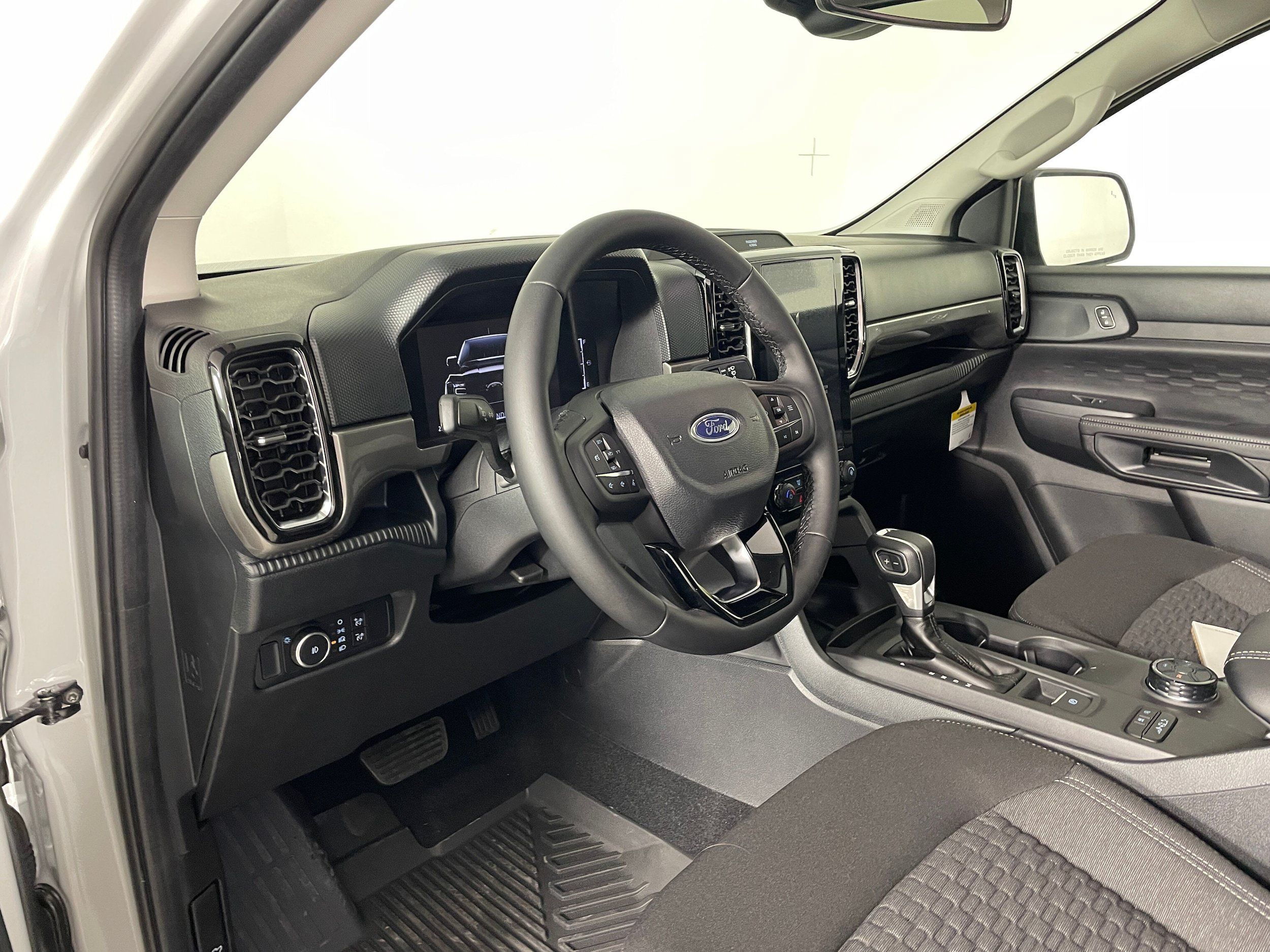 New 2026 Ford Ranger XLT w/ FX4 Off-Road Package AWD/4WD image 2