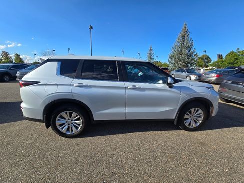 Used 2025 Mitsubishi Outlander ES AWD/4WD image 17