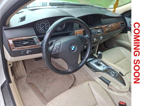 Used 2010 BMW 528i xDrive Sedan AWD/4WD image 12