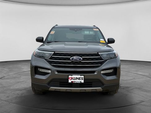 Used 2023 Ford Explorer XLT w/ Equipment Group 202A AWD/4WD image 3