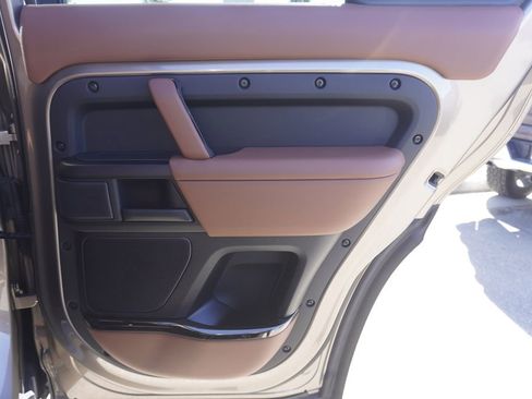 New 2026 Land Rover Defender 110 OCTA image 25