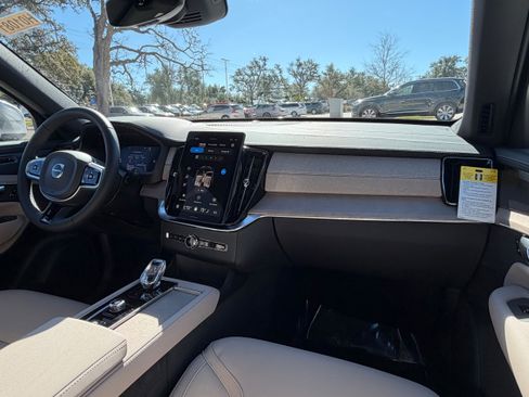 New 2026 Volvo XC90 B6 Plus w/ Protection Package Premier image 11