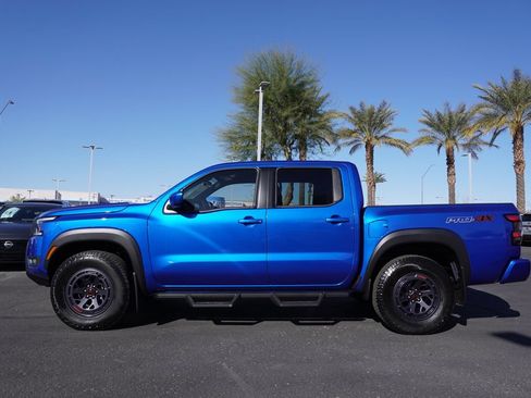 Used 2025 Nissan Frontier PRO-4X AWD/4WD image 2