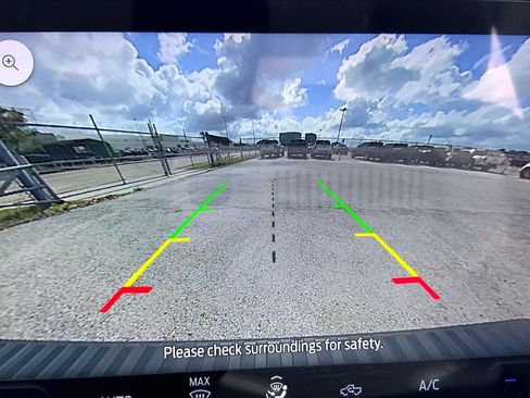 Used 2025 Ford Maverick XLT image 26