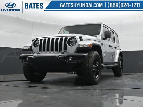 Used 2022 Jeep Wrangler Unlimited Sahara AWD/4WD image 40