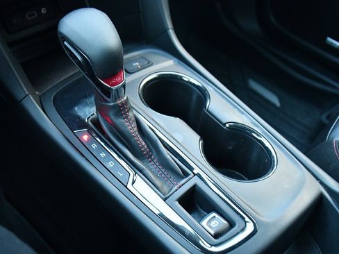 Used 2022 Chevrolet Equinox RS w/ RS Leather Package image 31