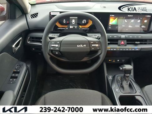 New 2025 Kia K4 LXS image 13