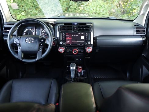 Used 2022 Toyota 4Runner TRD Off-Road Premium w/ TRD Black Wheel Package (TMS) AWD/4WD image 22