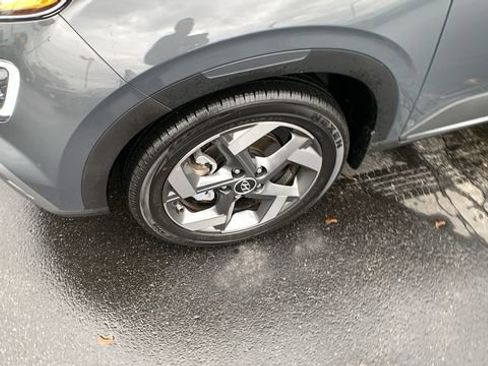 Certified 2025 Hyundai Venue Limited image 28