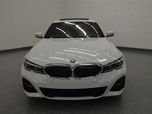 Used 2021 BMW 330i Sedan w/ M Sport Package RWD image 5