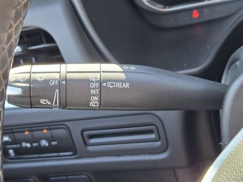 Used 2023 GMC Yukon SLE image 26