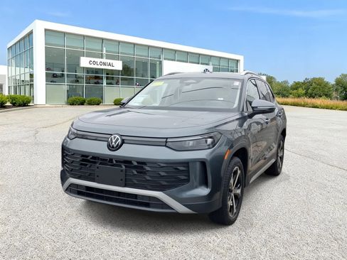 New 2026 Volkswagen Tiguan SE AWD/4WD image 1
