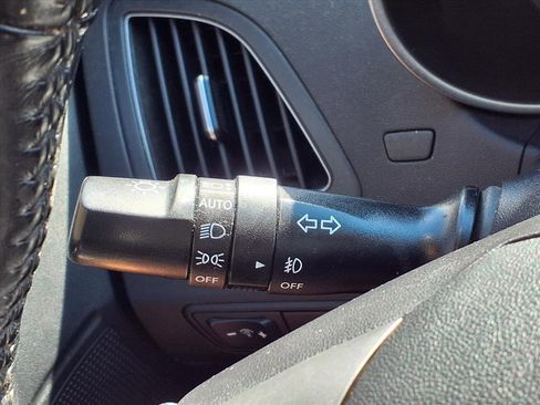 Used 2015 Hyundai Tucson SE image 23